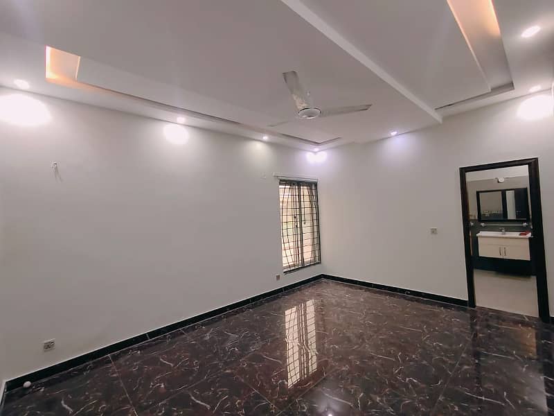 1 Kanal Upper Portion For Rent In DHA Lahore Phase 1 Sprat Gate Slightly Used 19