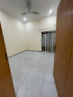 5 MARLA PRIME LOCATION GROUND FLOOR AVAILABLE FOR RENT