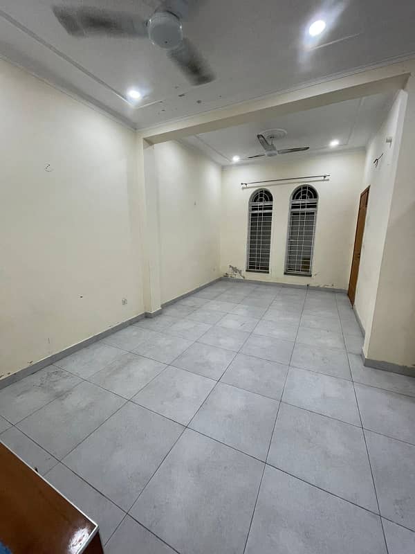 5 MARLA PRIME LOCATION GROUND FLOOR AVAILABLE FOR RENT 6