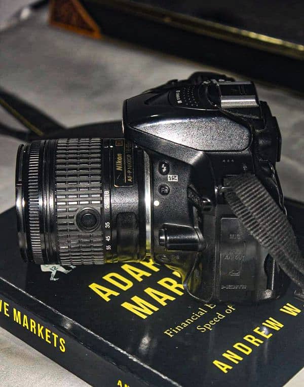 Nikon D5300 DSLR camera for sale with 18-55 mm lens 4