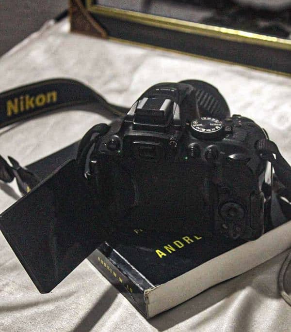 Nikon D5300 DSLR camera for sale with 18-55 mm lens 6