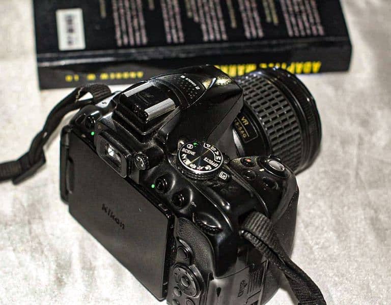 Nikon D5300 DSLR camera for sale with 18-55 mm lens 7