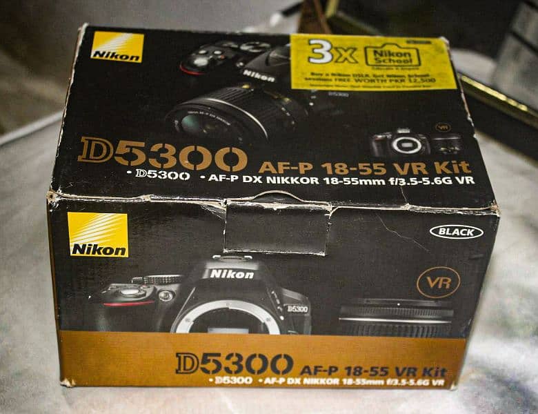 Nikon D5300 DSLR camera for sale with 18-55 mm lens 11