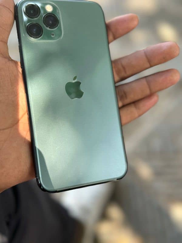 iphone 11 pro in mint condition 2