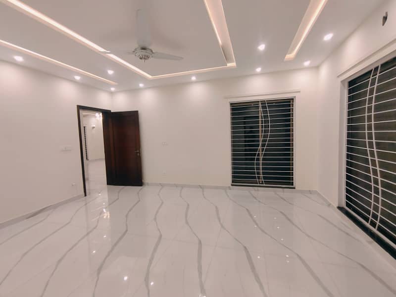 1 Kanal Upper Portion for Rent in DHA Lahore Phase 4 Near DID Commercial 4