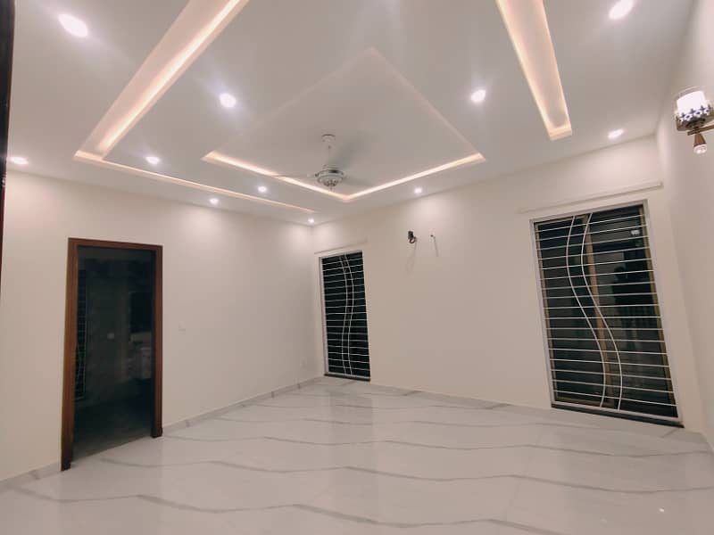 1 Kanal Upper Portion for Rent in DHA Lahore Phase 4 Near DID Commercial 8