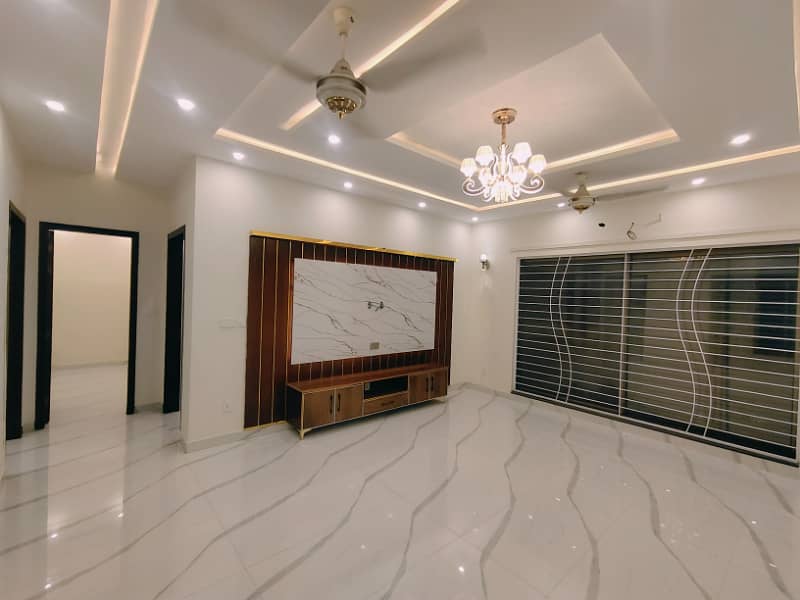 1 Kanal Upper Portion for Rent in DHA Lahore Phase 4 Near DID Commercial 12