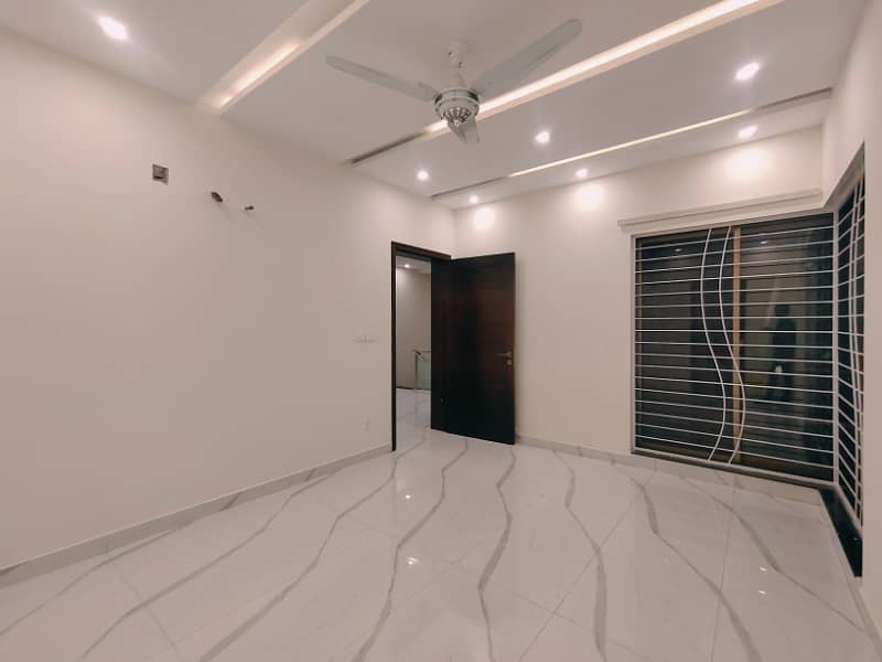 1 Kanal Upper Portion for Rent in DHA Lahore Phase 4 Near DID Commercial 13