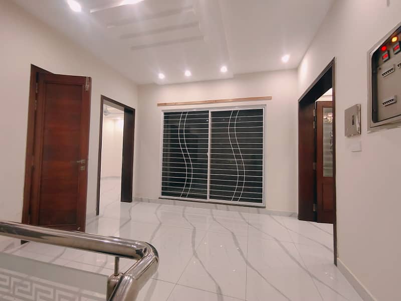 1 Kanal Upper Portion for Rent in DHA Lahore Phase 4 Near DID Commercial 16