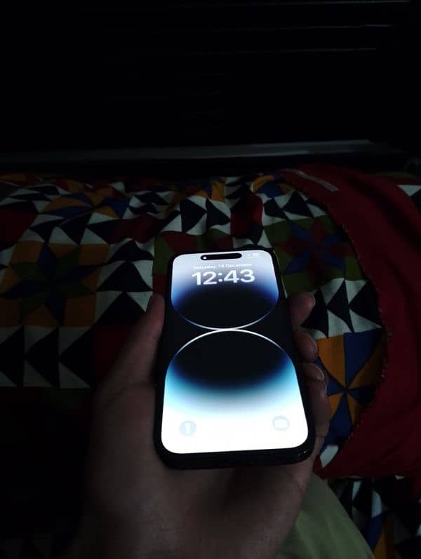 Iphone 14 pro jet black 97 BH 3