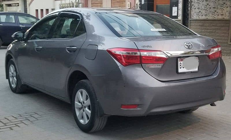 Toyota Corolla Altis 2015 4