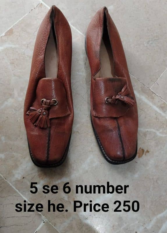 5 Shoes pictures me sab likha he 6