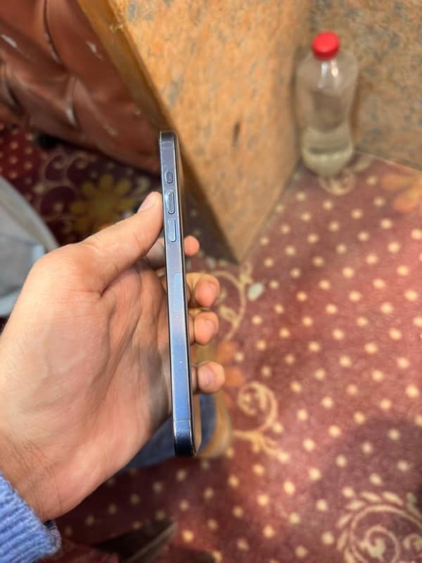 iPhone 15 Pro Max 256 gb blue titanium 4