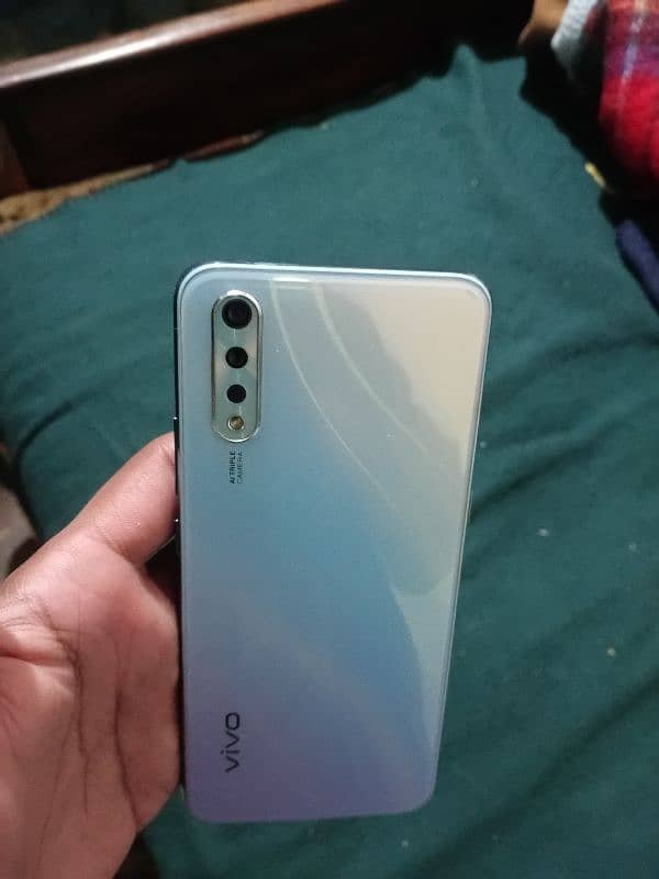 vivo s1 4/128 3