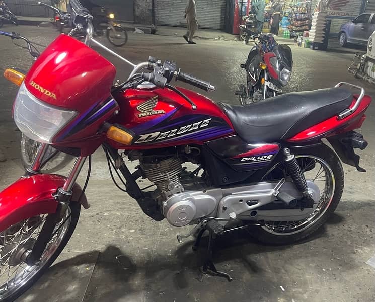 Honda CG 125 Deluxe 2016 2