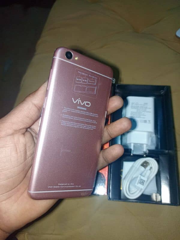 Vivo Y55  4/128 1