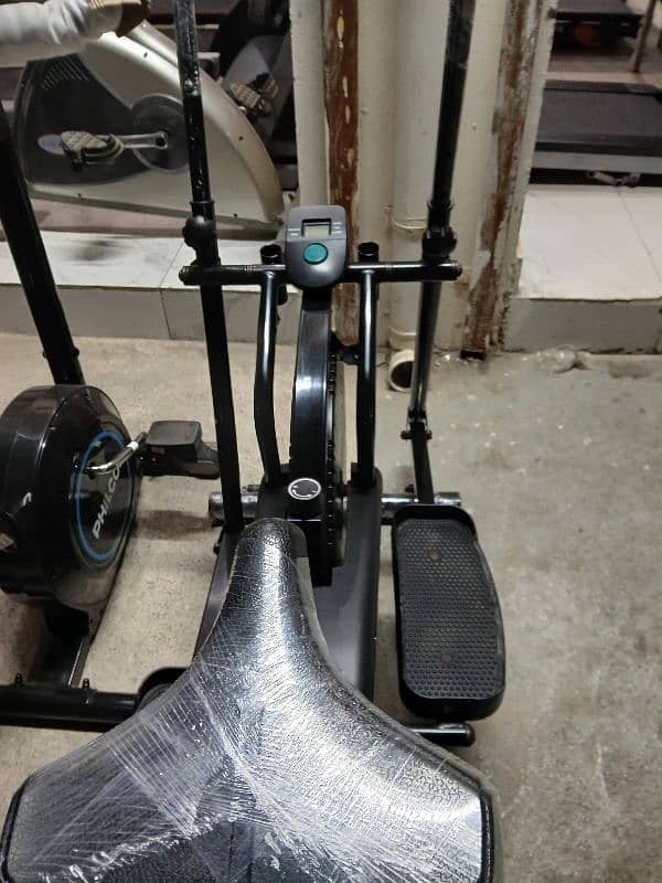 treadmils. (0309 5885468). ellapticals. spin bikes. gym cycles 2