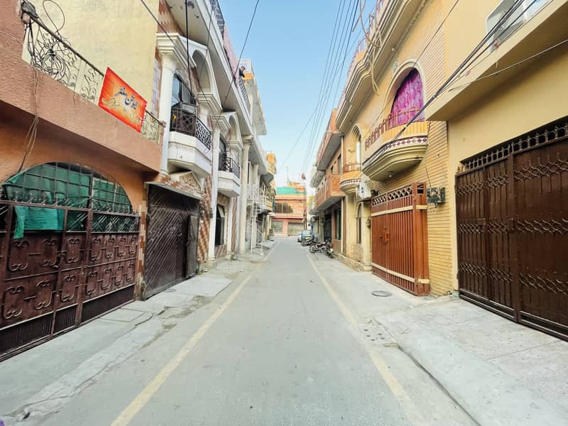 FIVE MARLA DOUBLE STOREY HOUSE IN IQBAL TOWN VERY PRIME LOCATION 3