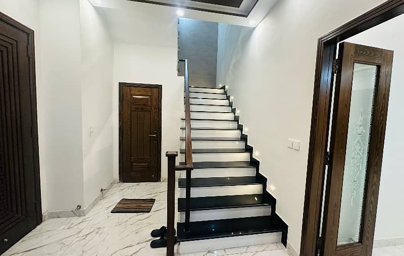 Well-Constructed Brand New House Available For Sale In Allama Iqbal Town Very Prime Location 5