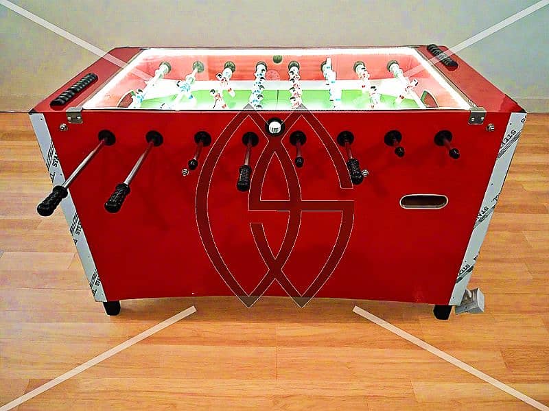 Foosball table / hand ball / soccer table / bdawa  / patti / 8