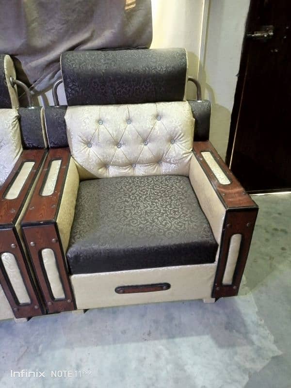 Sofa Set 3×1×1 contect 03086747895 2