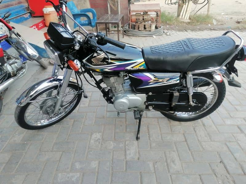 honda cg 125 2020 full lush conditoin 1