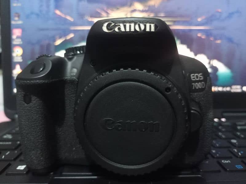 canon 700D 18-55 lens boya mic 0