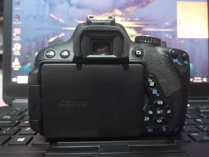 canon 700D 18-55 lens boya mic 1