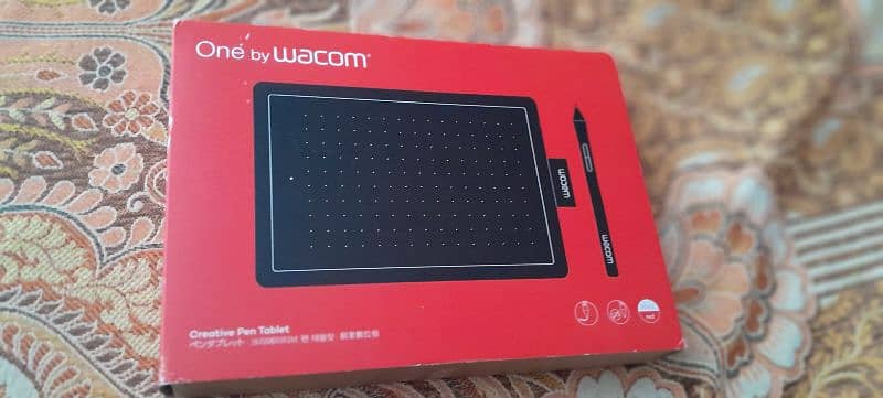 Wacom One CTL-472 Digital Graphic Drawing Tablet Pad 2