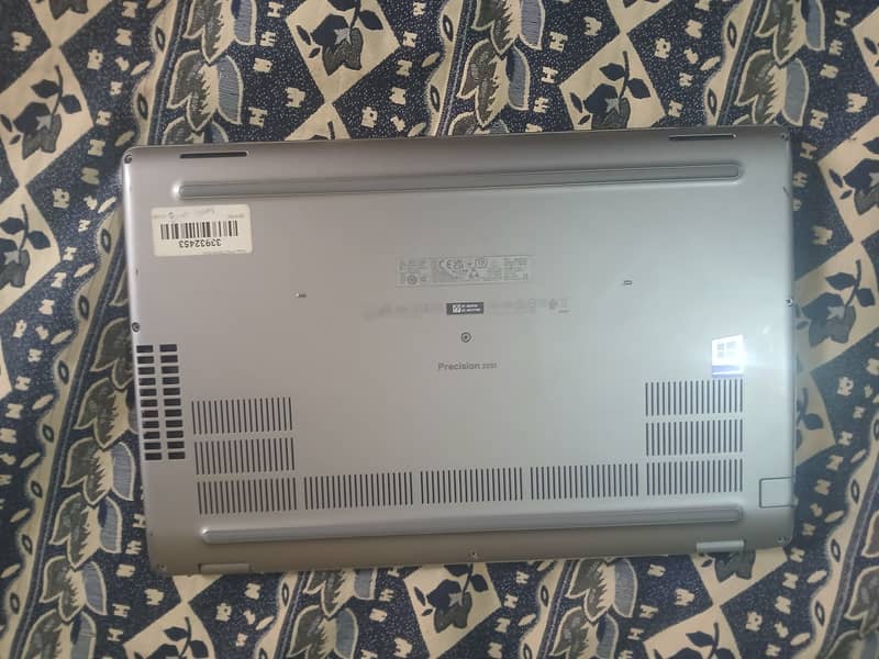 Dell Laptop 3551 10 by 10 condition 6