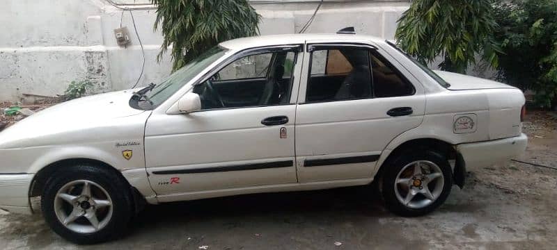 Nissan Sunny 1993 13