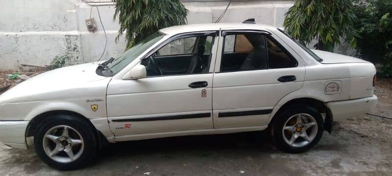 Nissan Sunny 1993 14