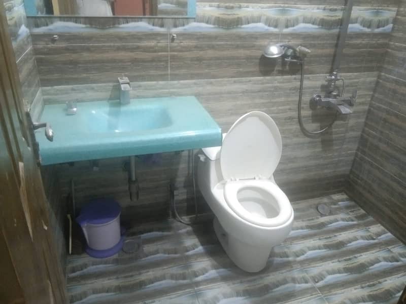 05 MARLA LOWER PORTION FOR RENT IN JOHAR TOWN LAHORE 3