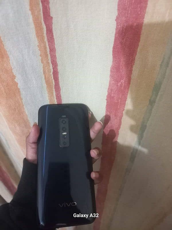 Vivo v17 pro for sale or exchange available with iphone 4