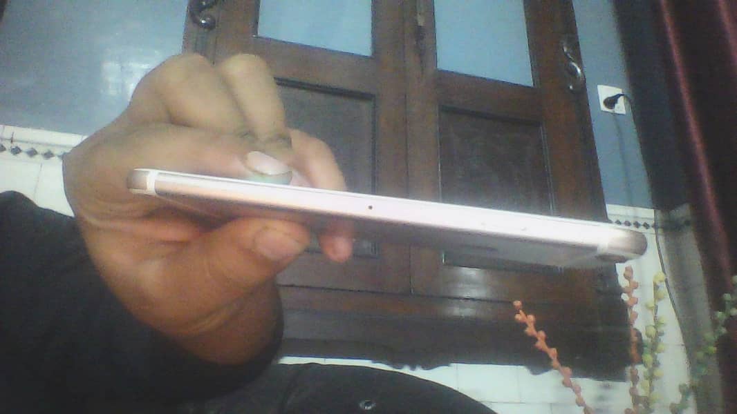 Apple iPhone 6S 2