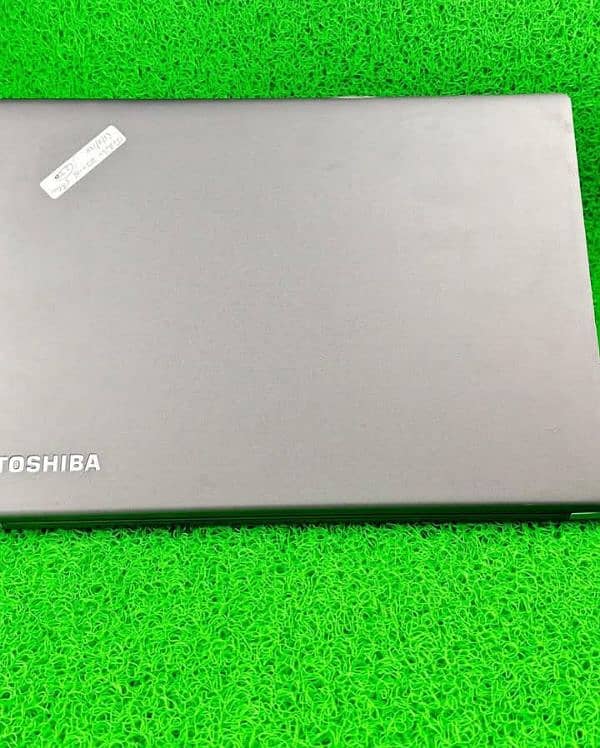 toshiba z30 i5 4th 4/128GB ssd 2