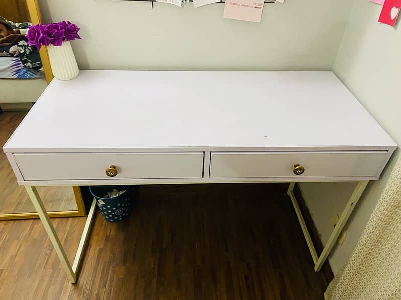 white woden  study/office table 0