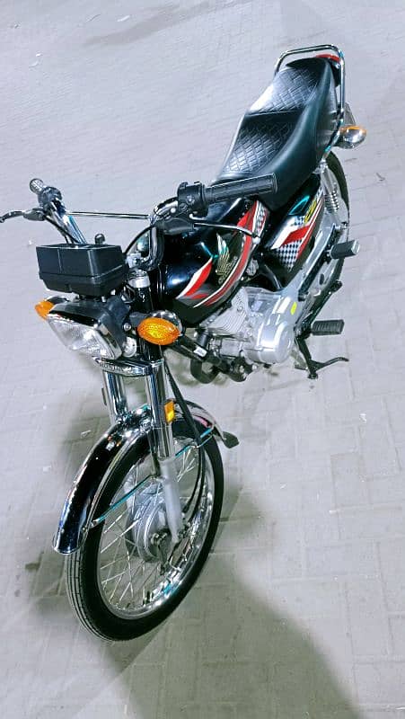 Honda CG-125 2024 Model Karachi num 1st owner Genuine condition 10/10 5