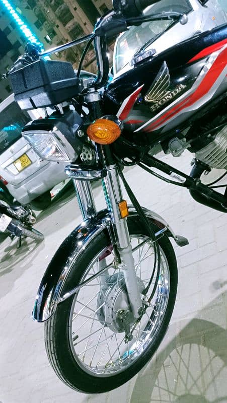 Honda CG-125 2024 Model Karachi num 1st owner Genuine condition 10/10 8