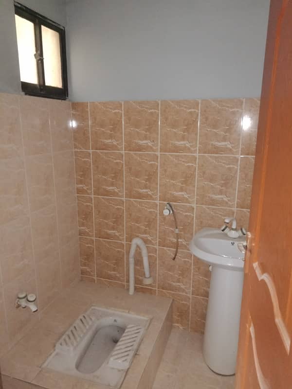 2 Bed Lounge Flat For Sale 15