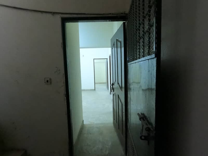 Prime Location 900 Square Feet Flat Available For Sale In Gulzar-E-Hijri If You Hurry 1