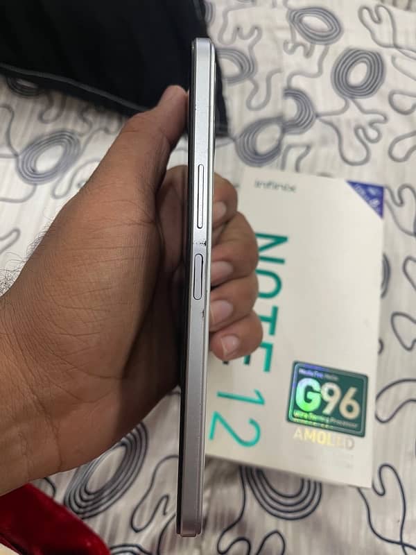 infinix note 12 8/128GB 5