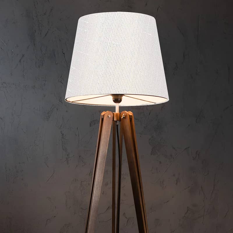 PERGEL Tripod Floor Lamp – A Statement of Modern Style and Function wo 12