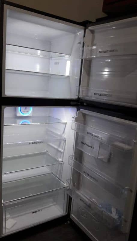 Haier fridge Hrf398 1