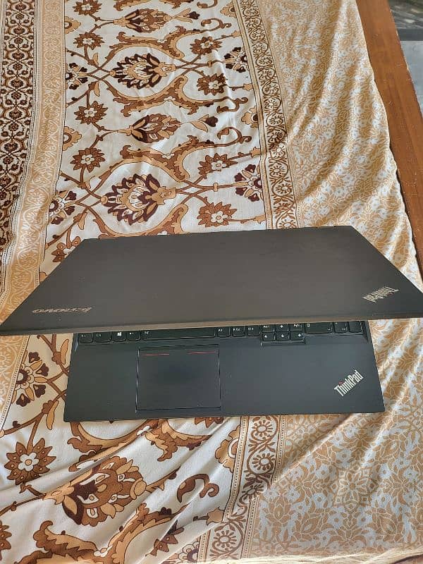 lenovo workstation w540 core i7 MQ processor in good condition 1