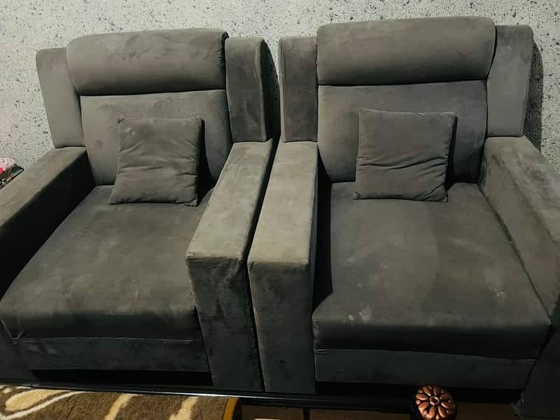 Used 5 seater sofa sets for sale in excellent condition 1