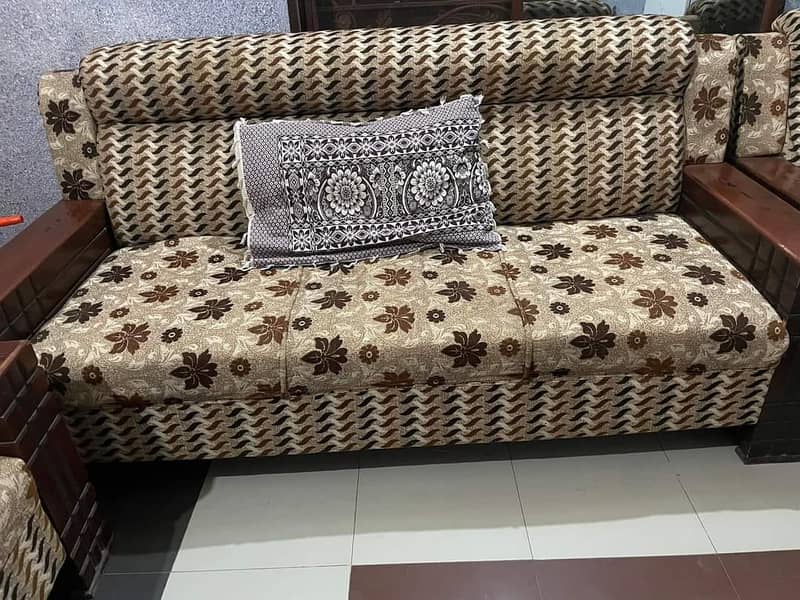 Used 5 seater sofa sets for sale in excellent condition 3