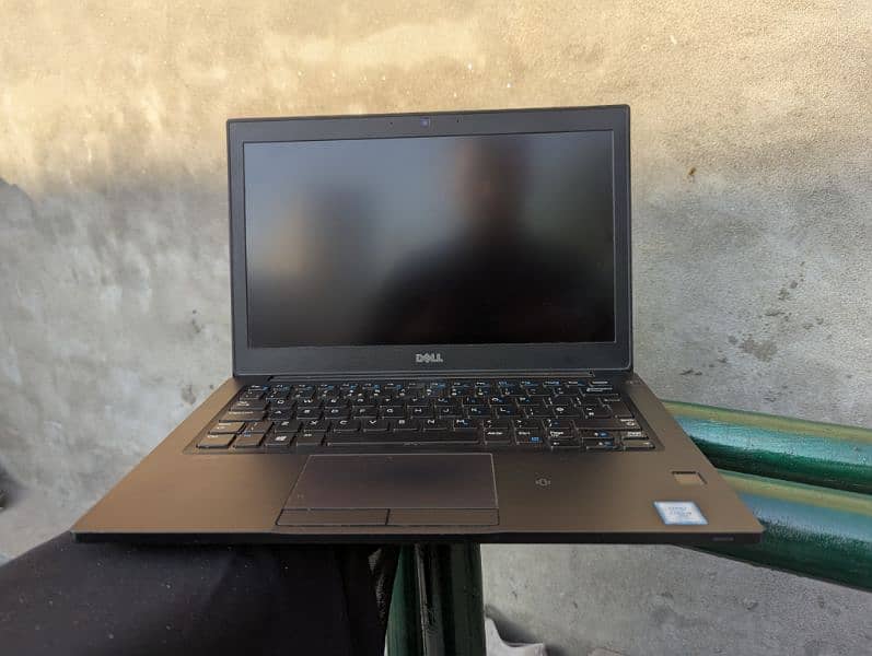 Dell Latitude 7280 i5 7300 slim laptop 8gb ddr5 and 256 gb NVME M2 1