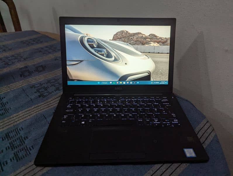 Dell Latitude 7280 i5 7300 slim laptop 8gb ddr5 and 256 gb NVME M2 10