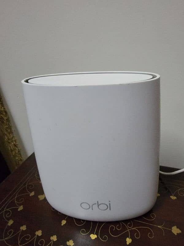 Wifi Mesh Netgear Orbi RBR20 with 2 x satellites 2